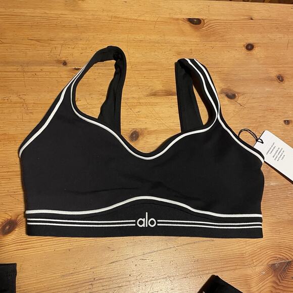 (BRAND NEW) Alo Yoga Heart Throb Set Size Small Bra Size Medium Leggings - Picture 2 of 9